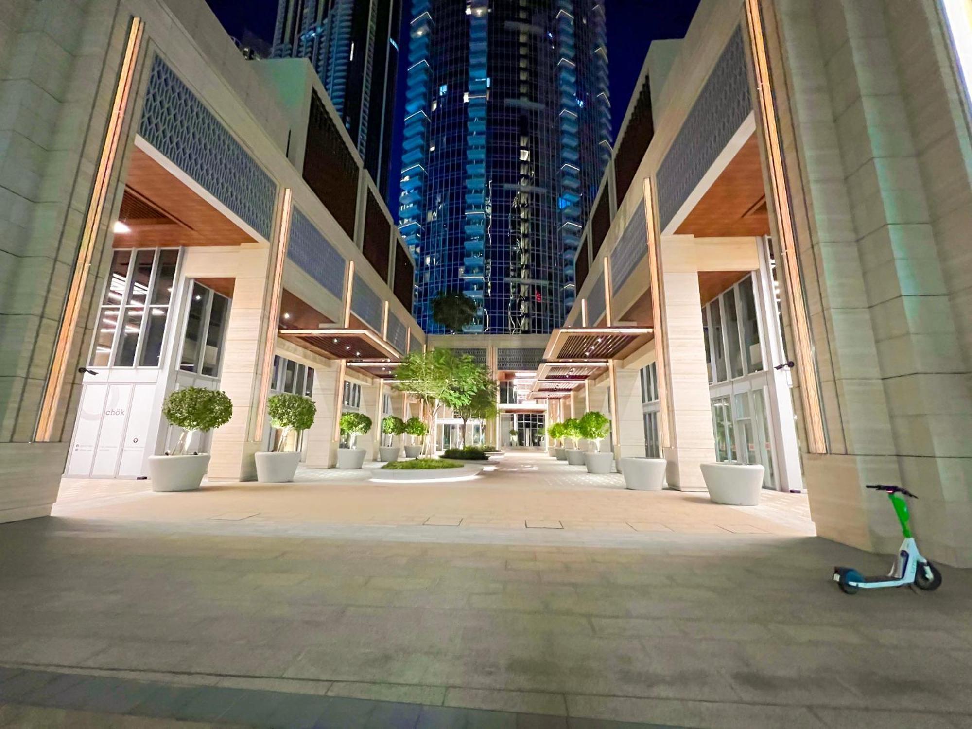 Downtown Luxury - Stunning Burj Khalifa & Sea View - 5 Minutes Walk To Dubai Mall المظهر الخارجي الصورة
