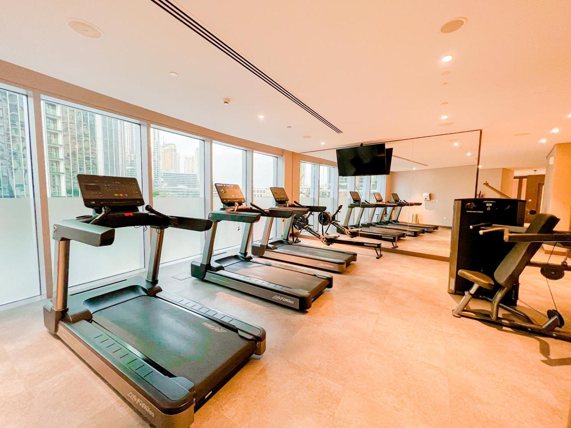 Downtown Luxury - Stunning Burj Khalifa & Sea View - 5 Minutes Walk To Dubai Mall المظهر الخارجي الصورة