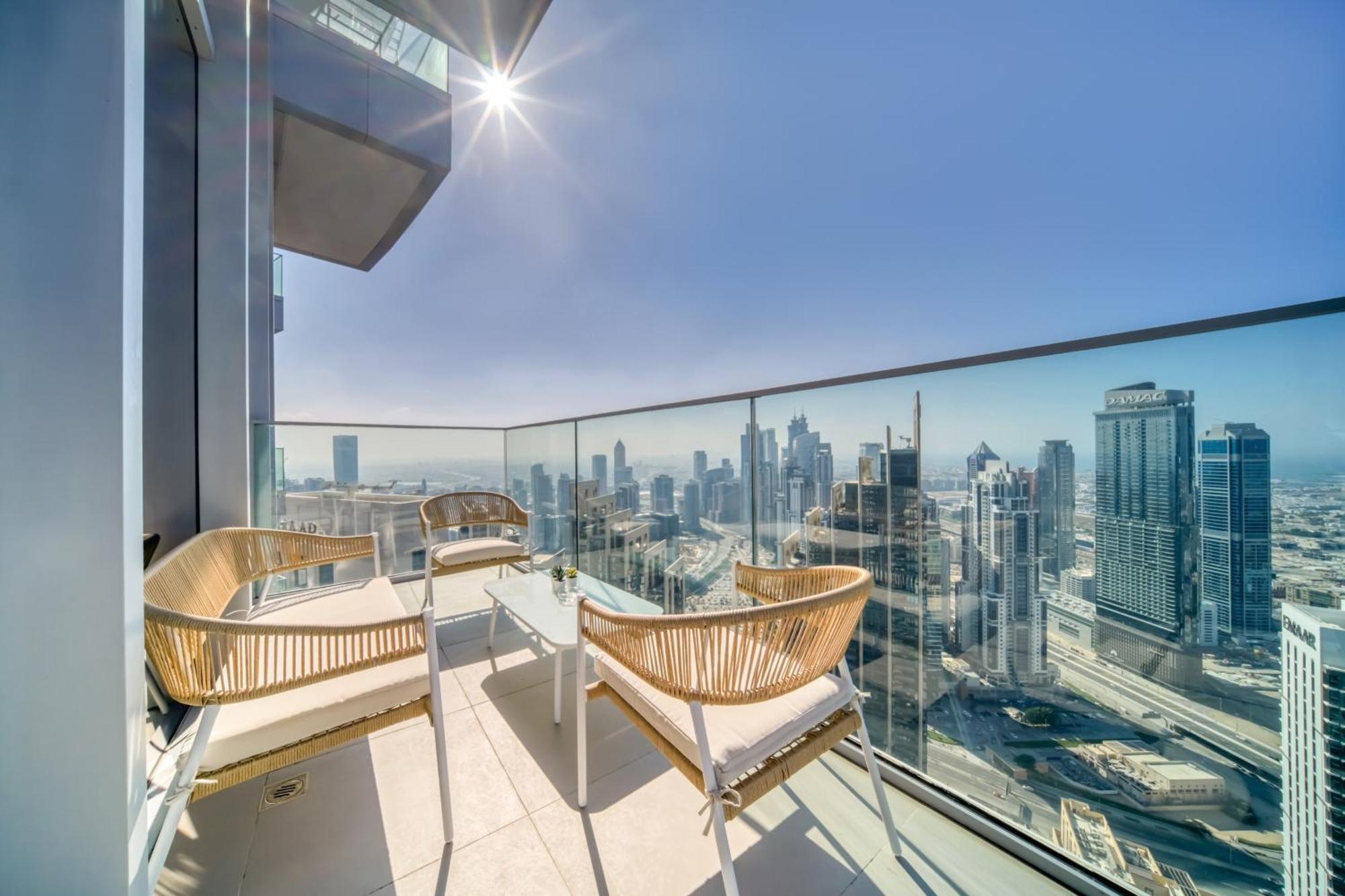Downtown Luxury - Stunning Burj Khalifa & Sea View - 5 Minutes Walk To Dubai Mall المظهر الخارجي الصورة